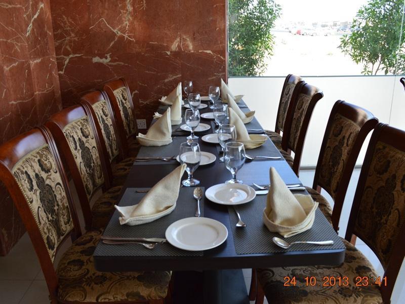 Raynor Hotel Apartments Эль-Фуджайра Экстерьер фото